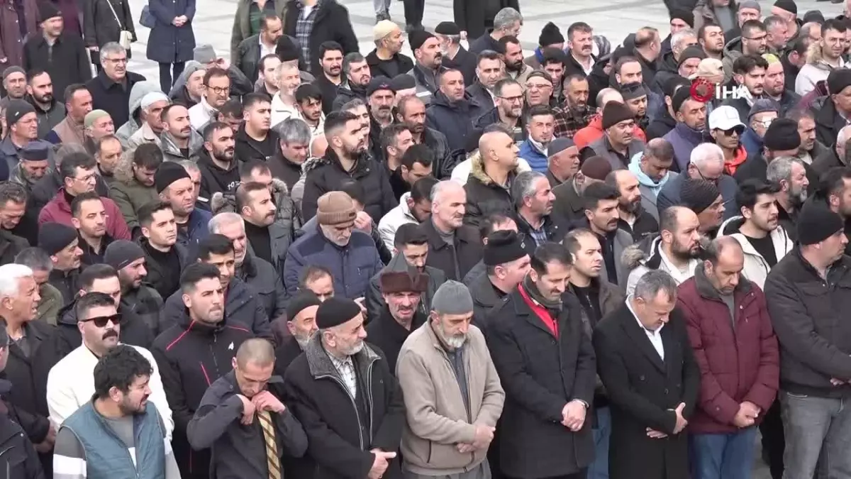 Erzurum’un asırlık Aliye ninesi son yolculuğuna uğurlandı