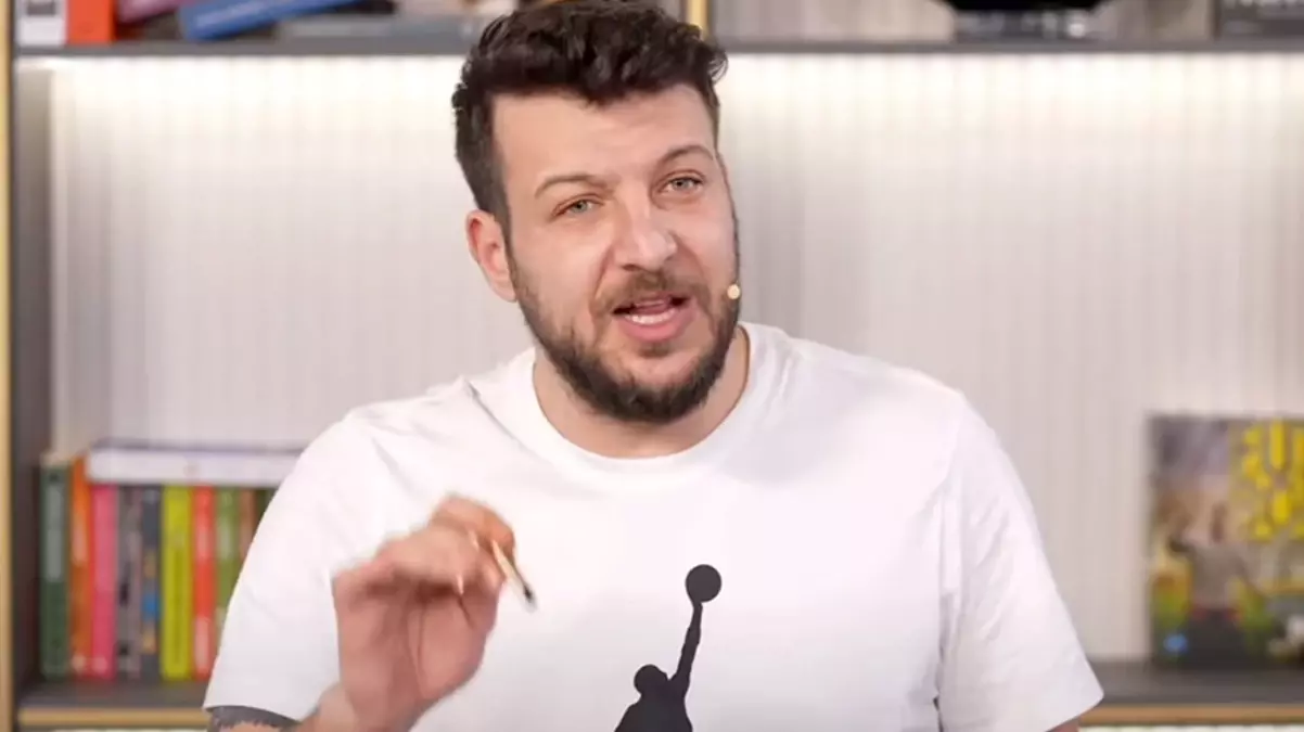 Hakkında yakalama kararı verilen Batuhan Karadeniz Türkiye’ye dönünce ne yapacağını söyledi