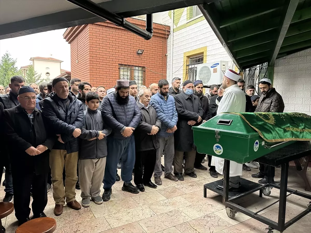 Adapazarı’nda Trafik Kazası: 10 Yaşındaki Çocuk Hayatını Kaybetti