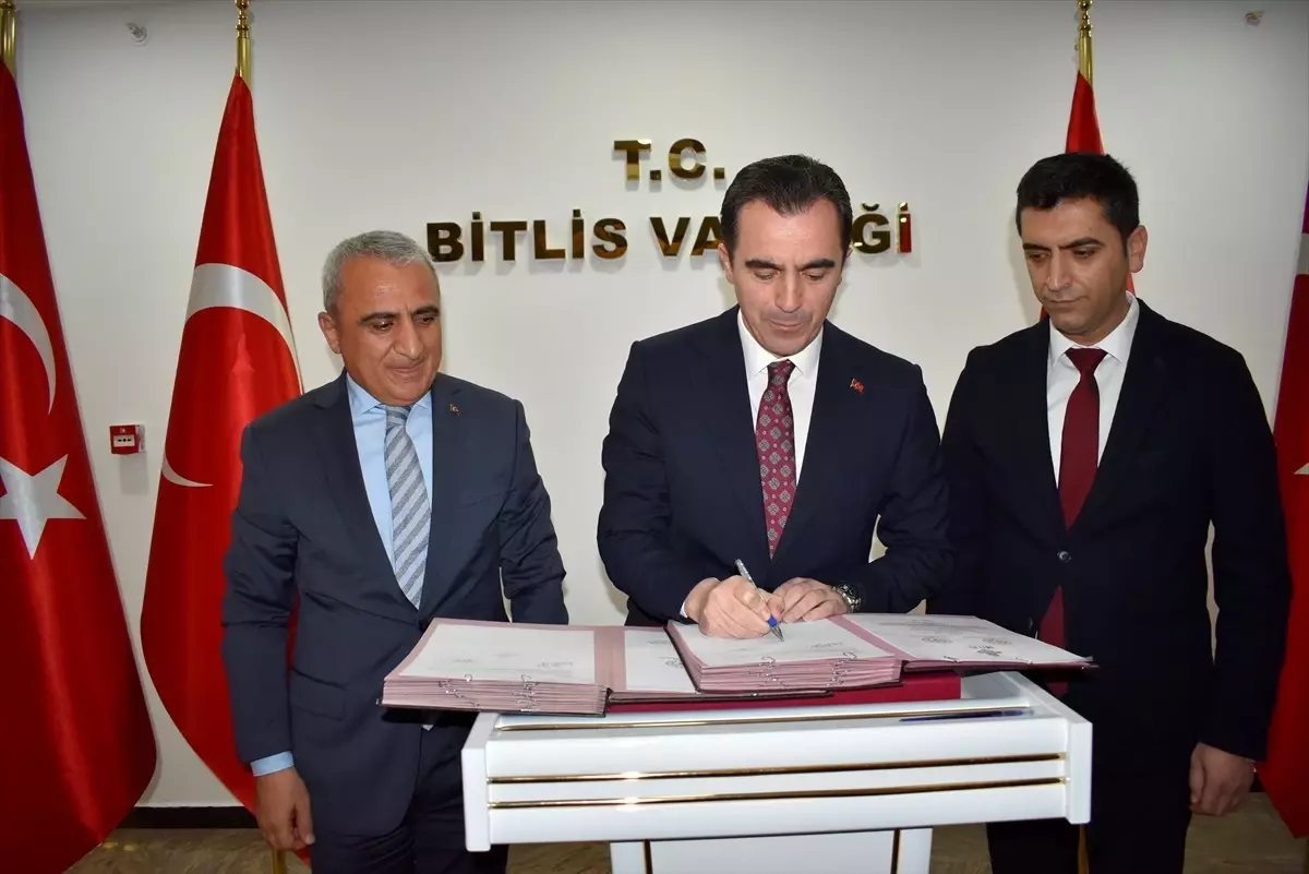 Bitlis’te Öğrencilere Skolyoz Taraması