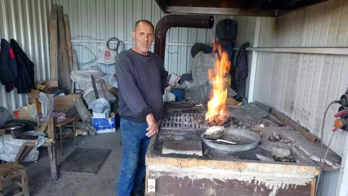 Malatya’da Kalaycı Ustası Mesleğini Yaşatıyor